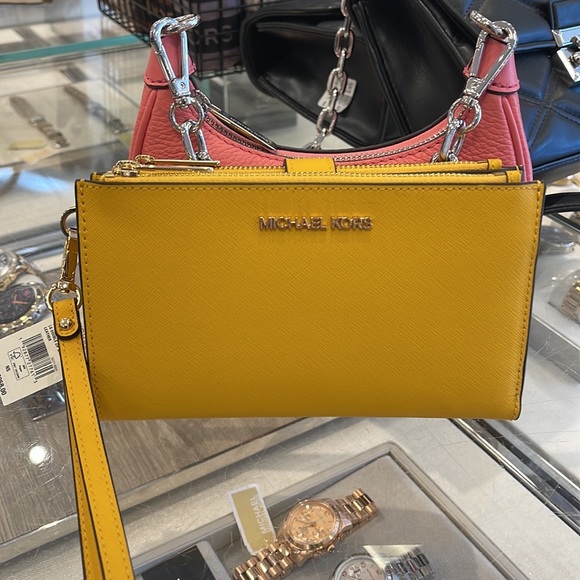 Michael Kors Jet Set Travel Large Double Zip Leather Wristlet phone holder 
NWT - Picture 9 of 16